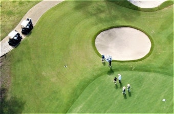 Quang Nam: 골프 코스는 Covid-19 전염병이 발생하는 동안 노골적으로 활동했습니다.